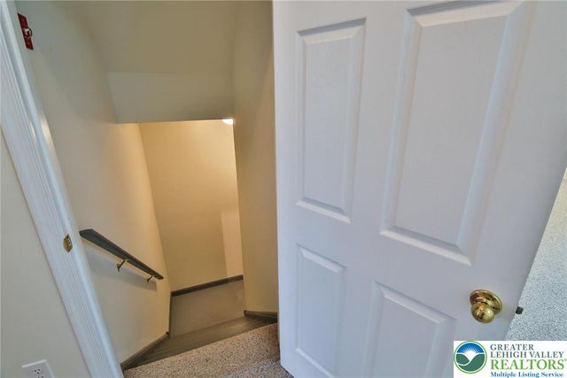 867 King Way, Upper Macungie Twp, PA 18031