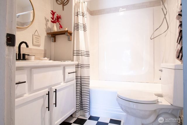 3837 E G St, Tacoma, WA 98404