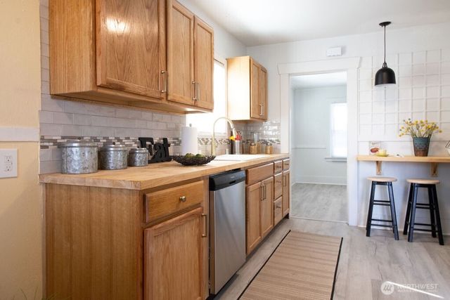 3837 E G St, Tacoma, WA 98404