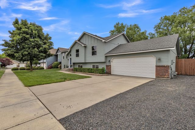 8716 N J Ct, Spokane, WA 99208