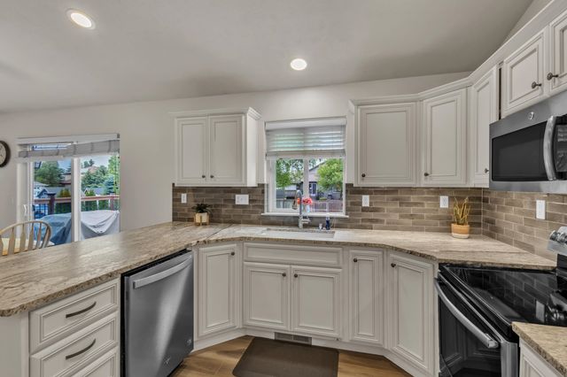 8716 N J Ct, Spokane, WA 99208