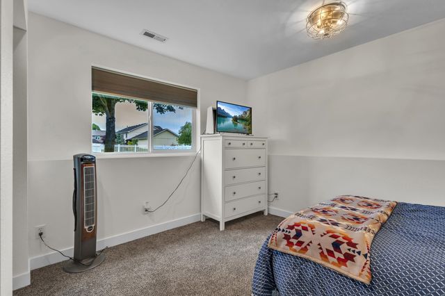8716 N J Ct, Spokane, WA 99208
