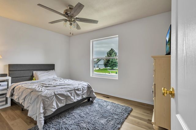 8716 N J Ct, Spokane, WA 99208