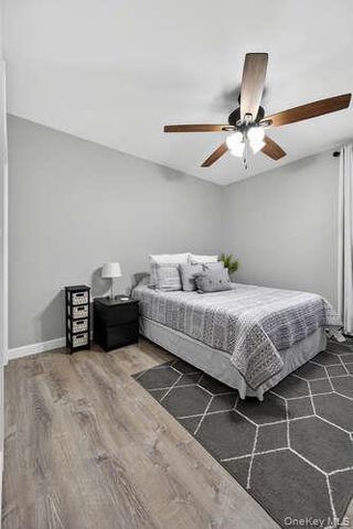 132 Roosevelt Avenue, Mineola, NY 11501