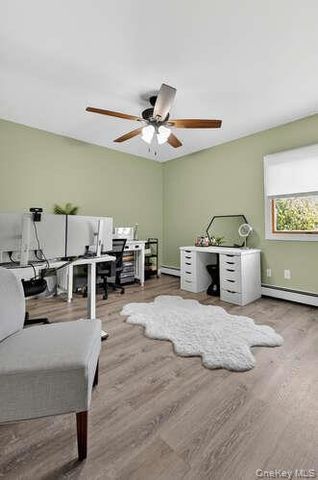 132 Roosevelt Avenue, Mineola, NY 11501