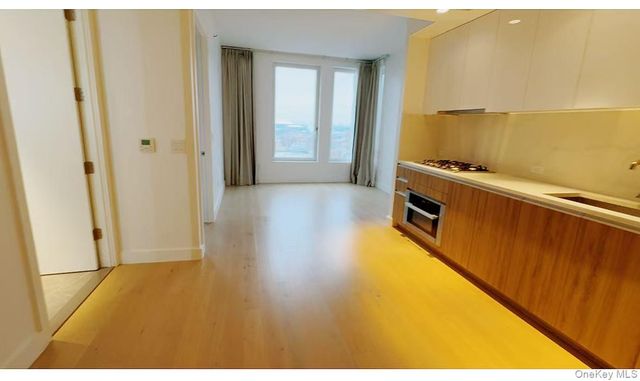 13618 Maple Avenue 10E, Flushing, NY 11355