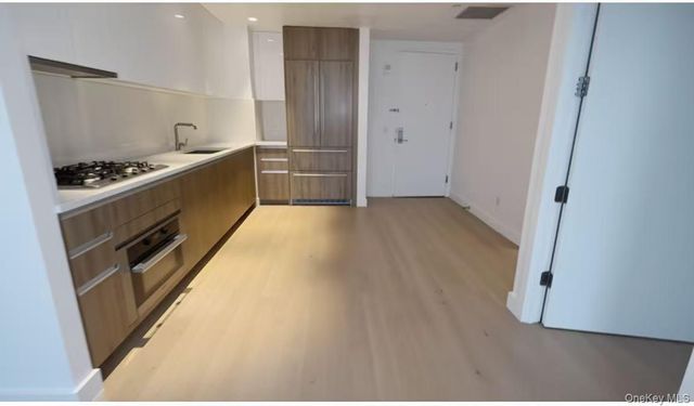 13618 Maple Avenue 10E, Flushing, NY 11355