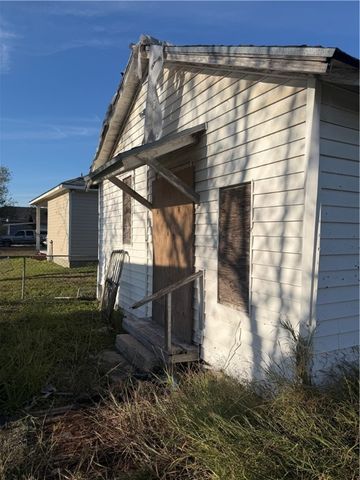 123 Allende St, Taft, TX 78390