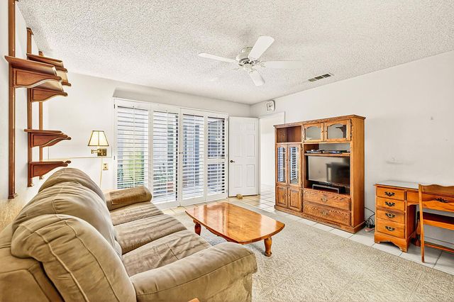 142 Camino Arroyo S, Palm Desert, CA 92260