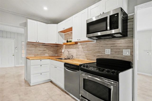 4411 MELBOURNE STREET, Punta Gorda, FL 33980