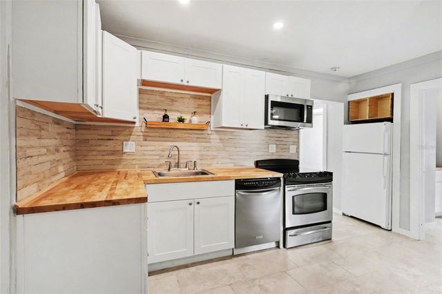 4411 MELBOURNE STREET, Punta Gorda, FL 33980