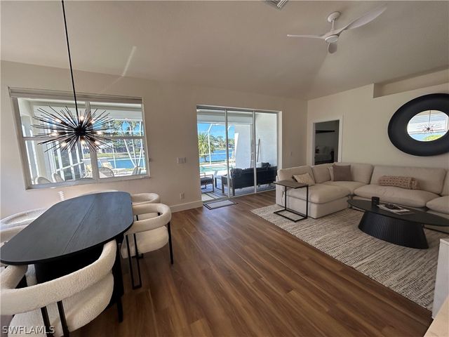 430 Crossfield CIR, Naples, FL 34104