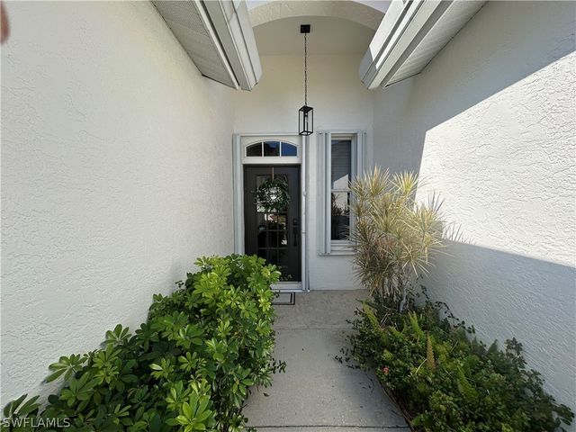 430 Crossfield CIR, Naples, FL 34104