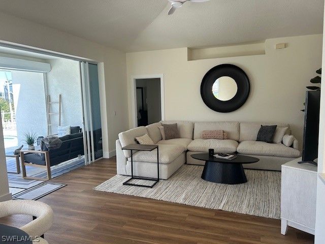 430 Crossfield CIR, Naples, FL 34104