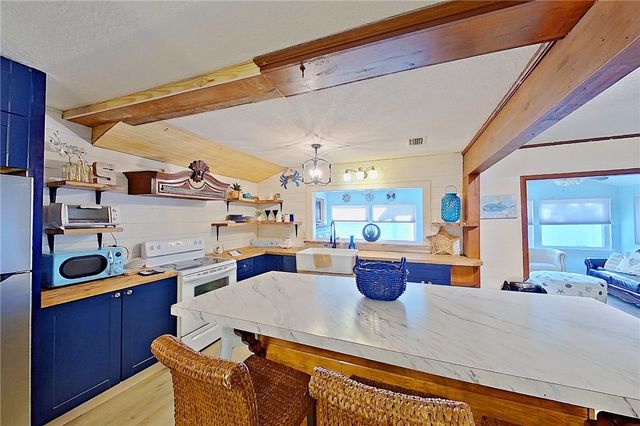 419 Pine Street, St Simons Island, GA 31522