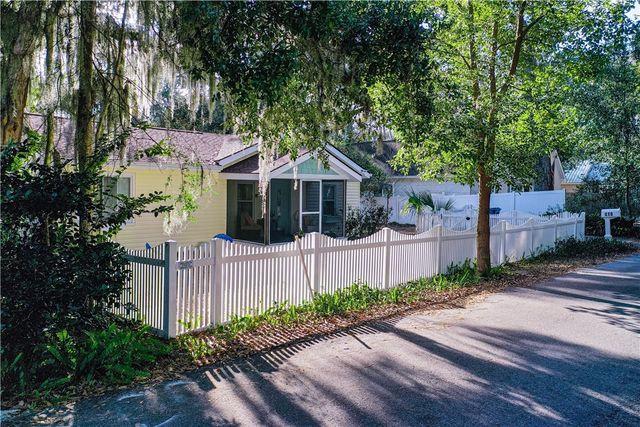 419 Pine Street, St Simons Island, GA 31522