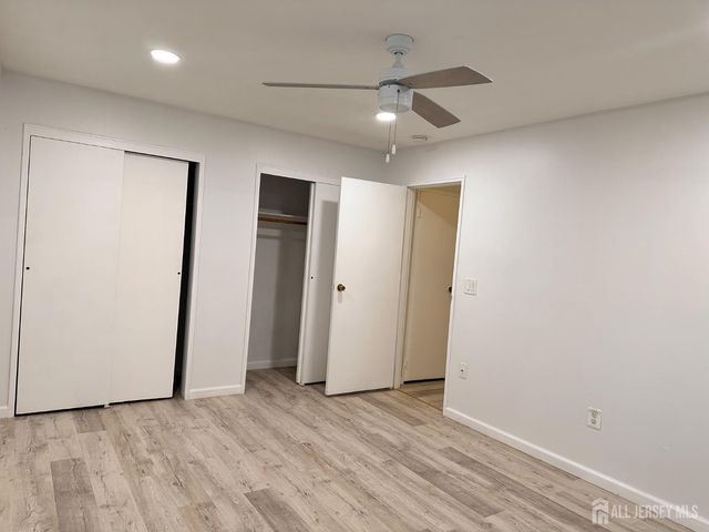 55 Gill Lane 58, Iselin, NJ 08830