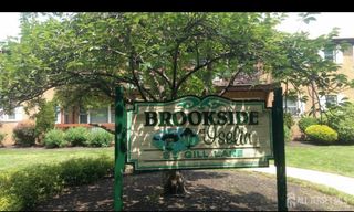 55 Gill Lane 58, Iselin, NJ 08830