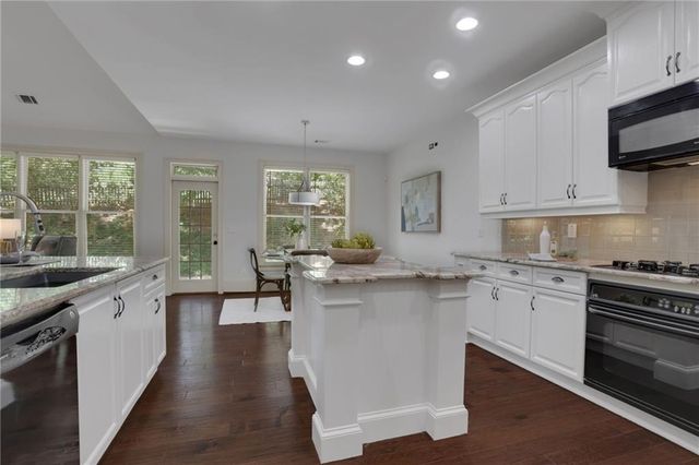 3609 Summit Oaks Drive NE, Roswell, GA 30075