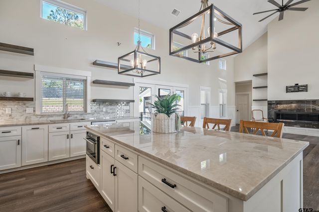 16919 Sawyer Way, Lindale, TX 75771