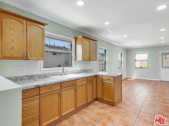 5021 W 129th Street, Hawthorne, CA 90250