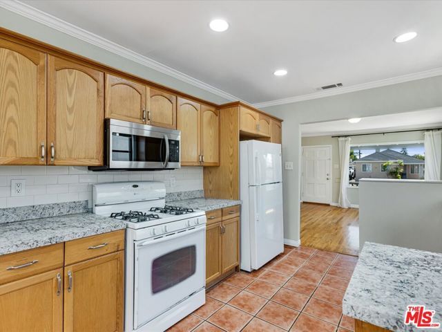 5021 W 129th Street, Hawthorne, CA 90250