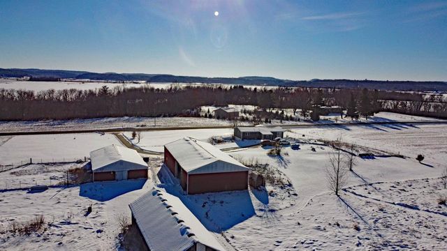 N3211 County Road G, Mauston, WI 53948