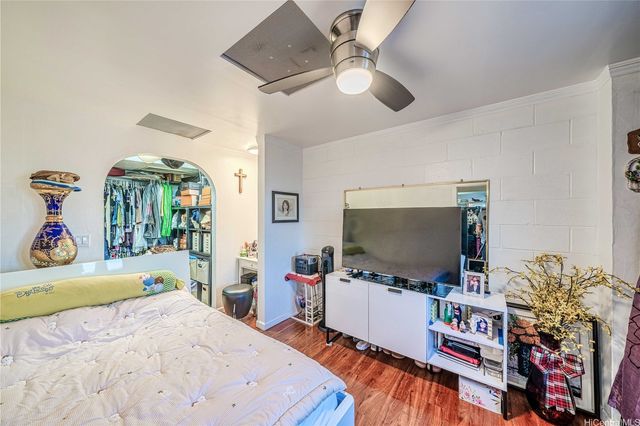 2203 Young Street, Honolulu, HI 96826