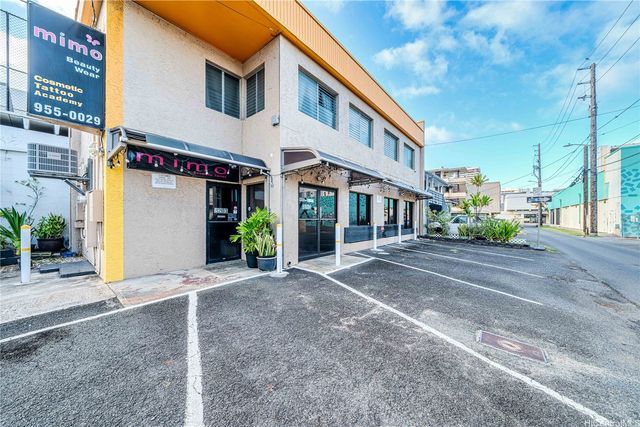 2203 Young Street, Honolulu, HI 96826