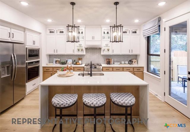 233 Rightfield Drive, Liberty Hill, TX 78642