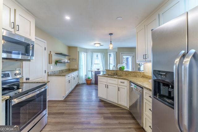 702 Cambridge Farms Drive, Hoschton, GA 30548