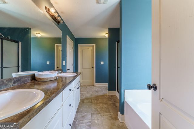 702 Cambridge Farms Drive, Hoschton, GA 30548