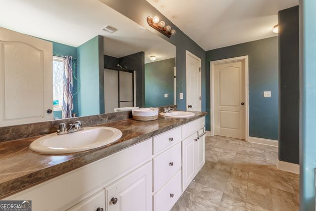 702 Cambridge Farms Drive, Hoschton, GA 30548