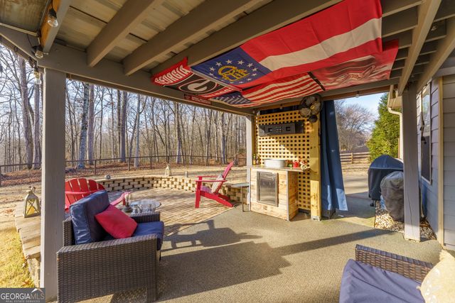 702 Cambridge Farms Drive, Hoschton, GA 30548