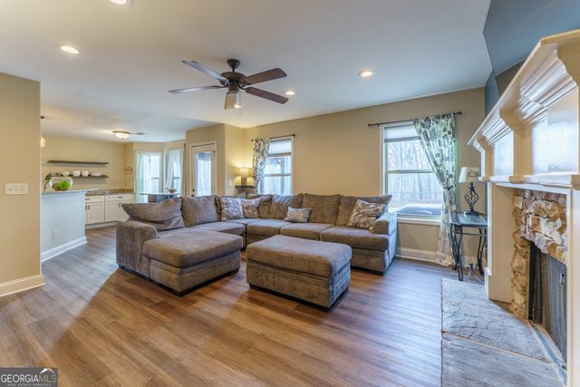 702 Cambridge Farms Drive, Hoschton, GA 30548