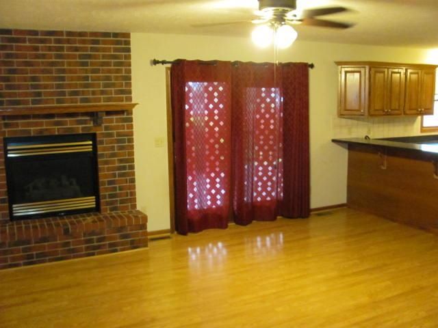 1410 Lorianna Ct, Salina, KS 67401