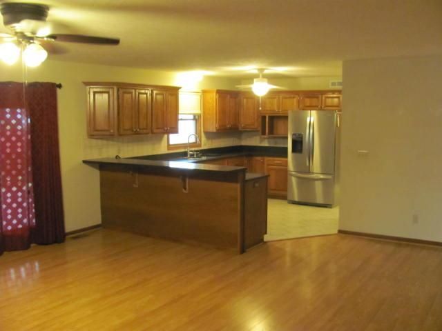 1410 Lorianna Ct, Salina, KS 67401