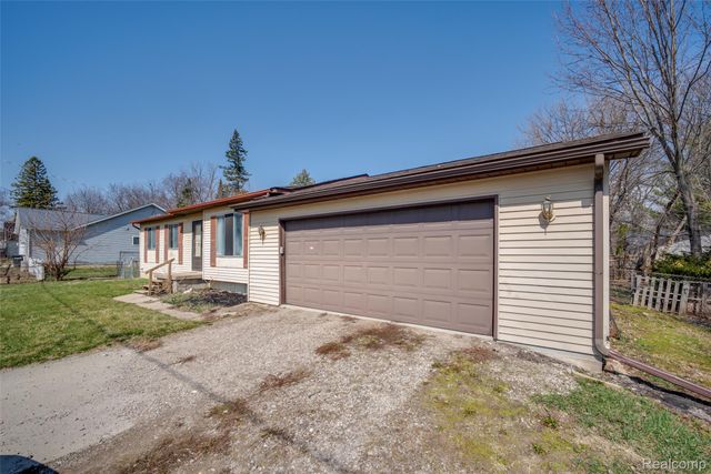 1243 Howard Street, Genesee Charter Township, MI 48458