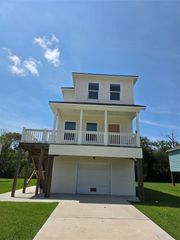 6210 Lacey Oak Drive, Hitchcock, TX 77563