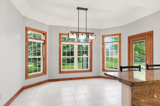 363 Sunshine DRIVE, Hartland, WI 53029