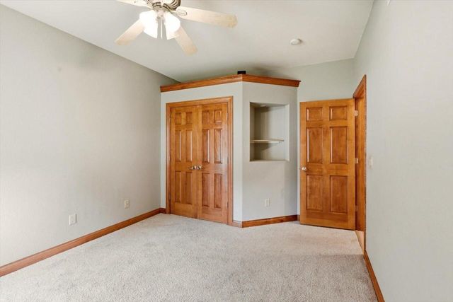 363 Sunshine DRIVE, Hartland, WI 53029