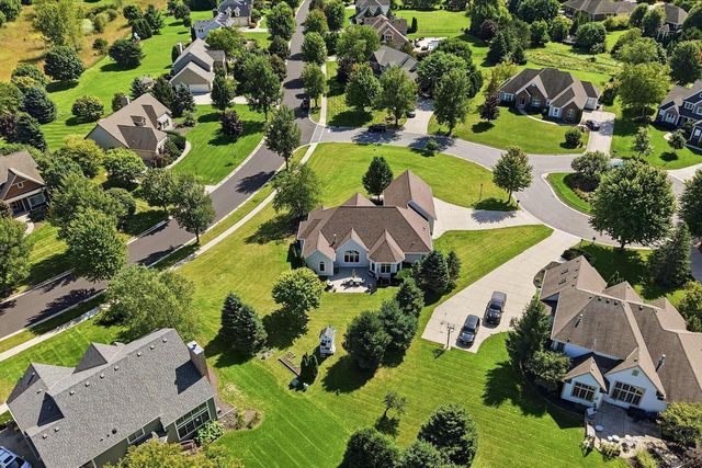 363 Sunshine DRIVE, Hartland, WI 53029