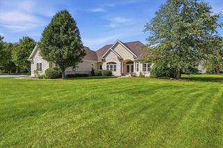 363 Sunshine DRIVE, Hartland, WI 53029