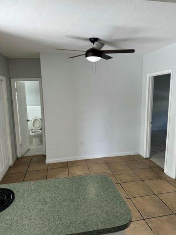 2285 NE 172nd Street 4, North Miami Beach, FL 33160