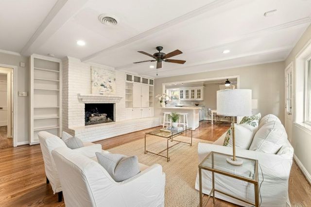 10203 Green Tree Road, Houston, TX 77042