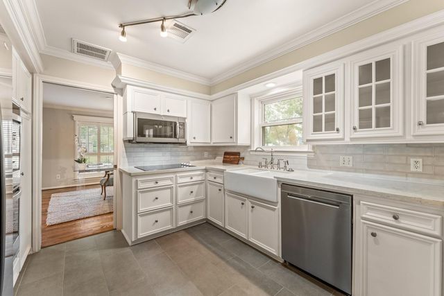 10203 Green Tree Road, Houston, TX 77042