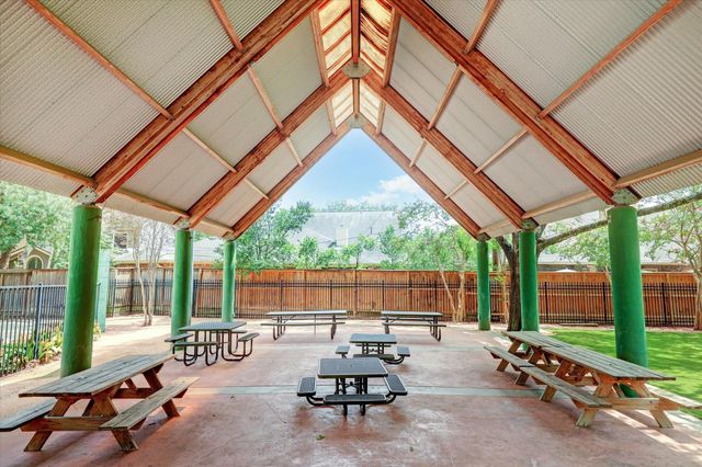 10203 Green Tree Road, Houston, TX 77042