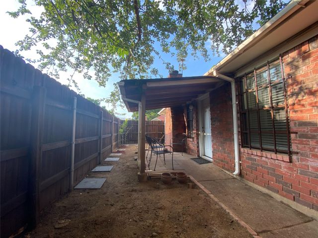 2022 Minnie Drive, Arlington, TX 76012