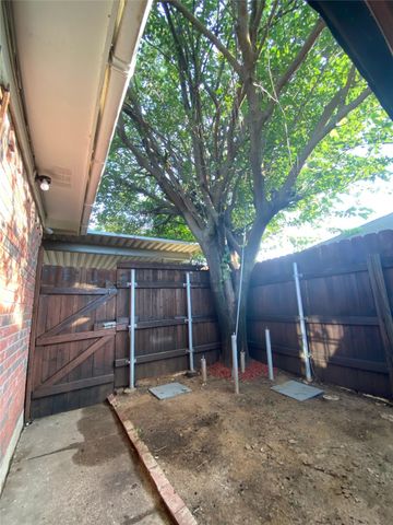 2022 Minnie Drive, Arlington, TX 76012