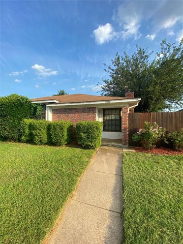 2022 Minnie Drive, Arlington, TX 76012